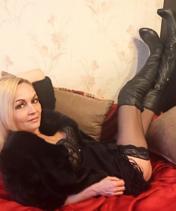 😘 Живу в Москве, где наша встреча будет полна страсти и наслаждения. 💋 У меня широкий спектр услуг, готовых удовлетворить твои самые сокровенные желания. 🌟 От классического секса до ролевых игр - мы сможем попробовать все, что пожелаешь. 💦 У меня есть множество положительных отзывов, которые подтверждают мою профессиональность. 🌹 Ты сможешь увидеть мои фото, чтобы убедиться в моей красоте и сексуальности. 📸 Не упусти возможность окунуться в мир наслаждения со мной! Пиши, и наши встречи будут незабываемыми. 🔥💫 Агриппина